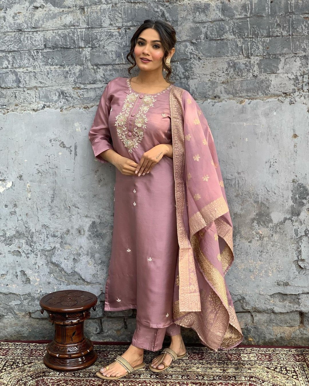 Women Viscose Chanderi Embroidery Straight Kurta Pant With Heavy Jacquard Dupatta